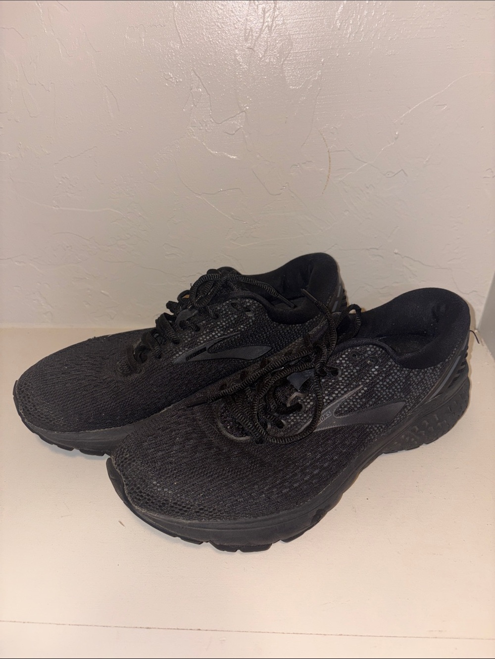 Brooks Women's Black Athletic Running Shoes